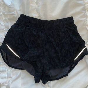 Lululemon hotty hot shorts low rise